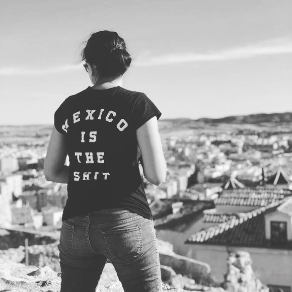 Meet your Posher, Monica - Picture 1 of 1